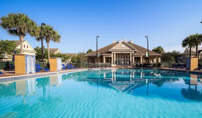 Amazing Family Townhouse Minutes From the Parks