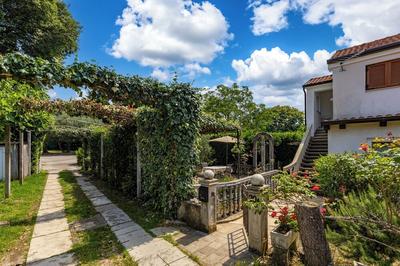 Quiet Garden Apartment Kostrena
