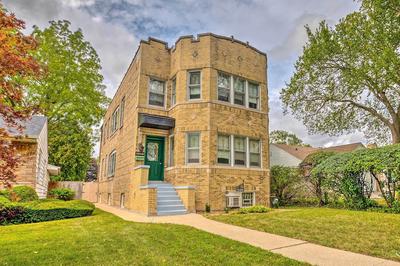 Family Apartment w/ Deck + Yard Near Northwestern
