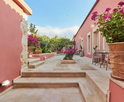 Arhontiko Arhanes Suites