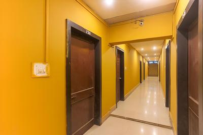 OYO 48884 Hotel Trishakti