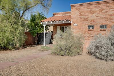Ideally Located Tucson Townhome: 2 Mi to Downtown!