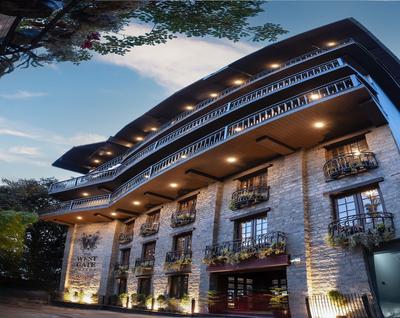 The West Gate Posada By Summit