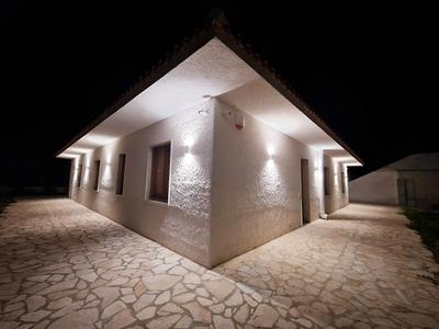 Casa baciata dal mare