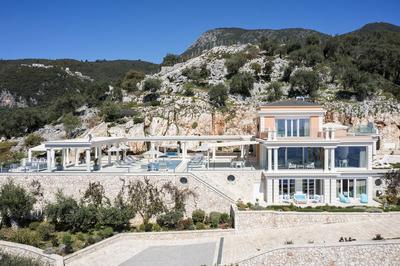 Villa Monte Leone by Konnect with Pool, Hot Tub, Spa Room & Stunning Seaview
