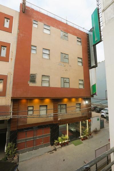 Hotel The Paramont at Delhi Airport