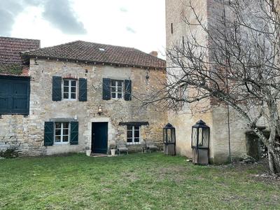 Historic Mansion by the River Lot in Cenevieres