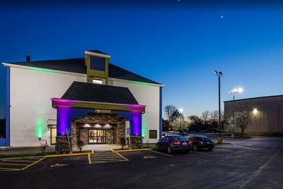 Red Lion Inn & Suites Blue Springs