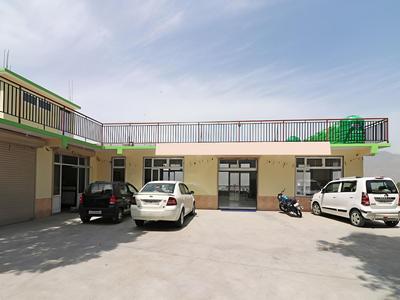 OYO 13655 Hotel Benog Breeze