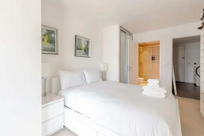 Modern 2BD Flat With a Balcony - Wandsworth