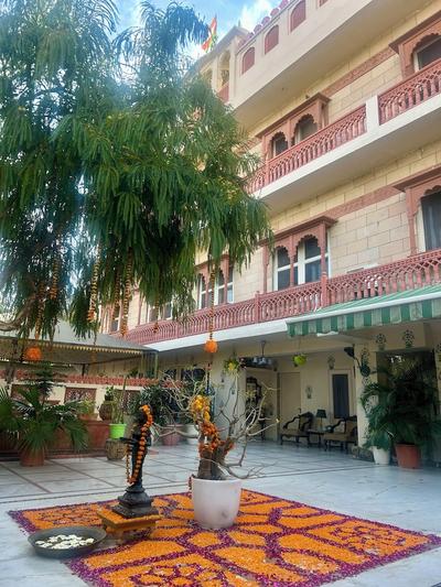 Suryaa Villa - A City Centre Hotel