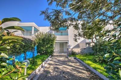 Glicine Apartment With Pool in Residence