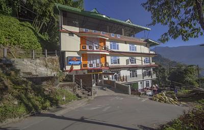 OYO 24247 Hotel Everest Mansion