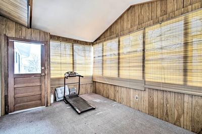 Cedar Rapids Rental w/ Yard ~ 6 Mi to Downtown!