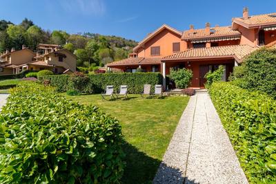 Panorama Lake and Garden
