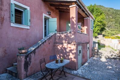 Rustic Escape, Agios Markos