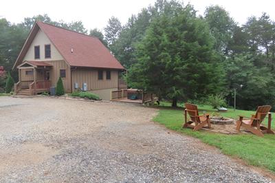 Cozy Couples Getaway w/ Hot Tub: 'fox Ridge Cabin'