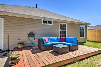 Bright Pensacola Home w/ Yard ~ 6 Mi to Beach