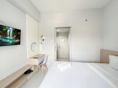 Minimalistic and Cozy Studio Amartha View Apartment