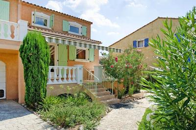 Standard Terraced House in Residence