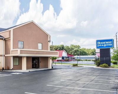 Country Hearth Inn & Suites