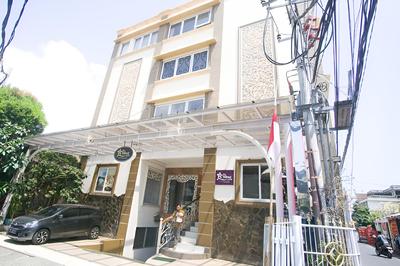 RedDoorz Plus near Discovery Shopping Mall Bali