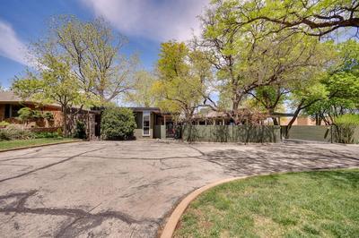 Mid-century Modern Home w/ Fire Pit & Gas Grill!