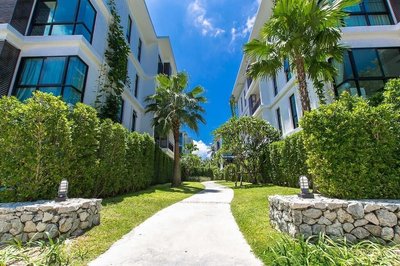 Steps from the Ocean and MainStreet C140