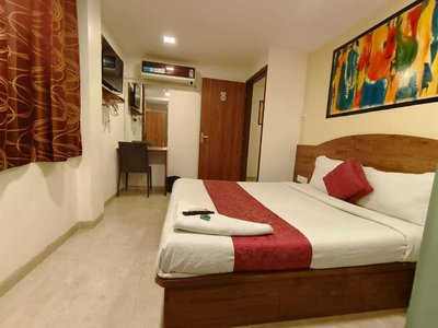 hotel beach crown juhu