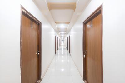 SPOT ON 43046 Hotel Saitej