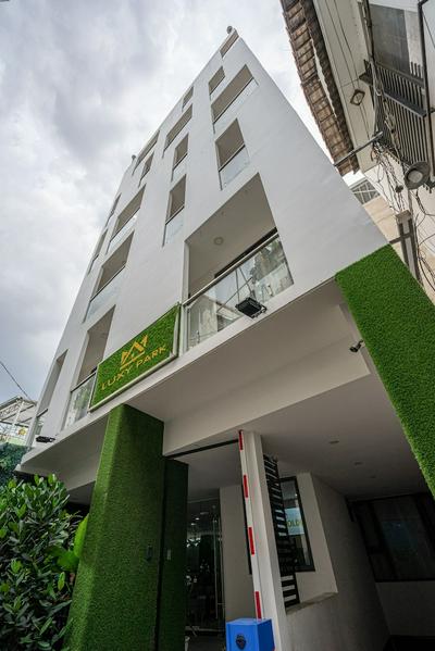 Luxy Park Hotel & Apartments Notre Dame