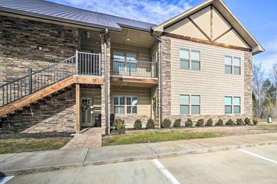 Chic Townsend Condo w/ Saltwater Pool!