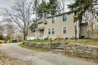 Remodeled Farmhouse in Waterford Near 2 Beaches!