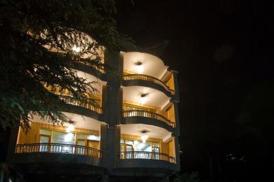 Snow Season Resort Manali