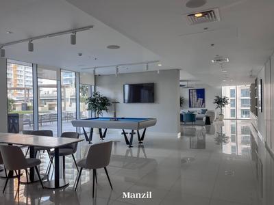 Modern 2BR w Direct Beach Access Emaar Beachfront