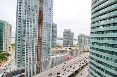Exquisite High-Rise 1 Bedroom next to Scotia Arena