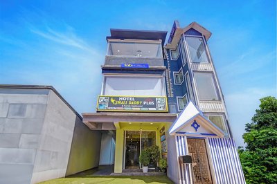 Fabhotel Small Daddy Plus