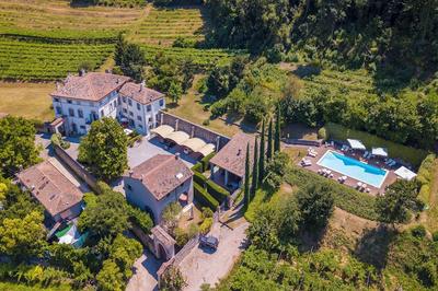 Villa Faccioli Magnolia With Shared Pool