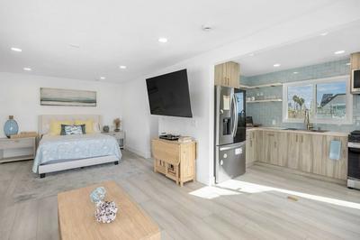 Walk to the Sand! Ocean Views, Balcony & Parking Sunset Surf