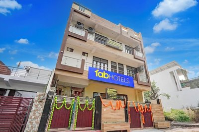 Fabhotel Tree View Residency