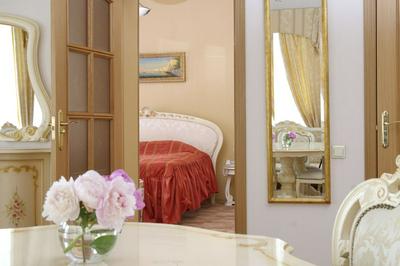 Aristocrat Boutique Hotel