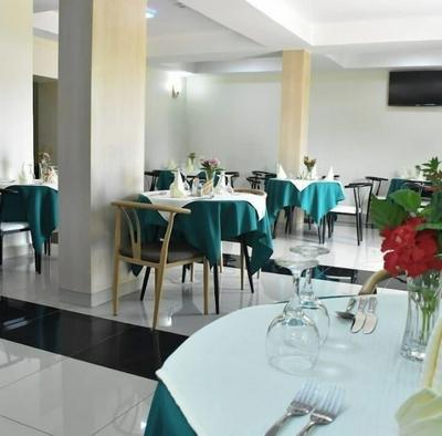 HOTEL DE SILVER BOTIQUE KiGALi