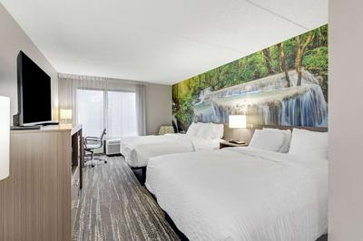 Clarion Pointe Near Erie Casino