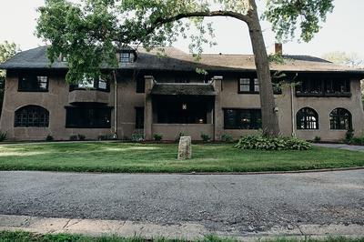 Four Mounds Inn
