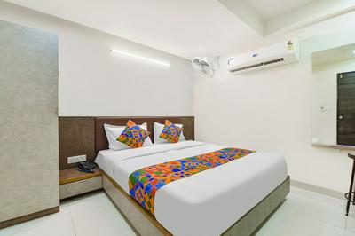 Fabhotel Crystal