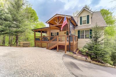 9 Mi to Sugar Mountain: Newland Cabin w/ Fire Pit!