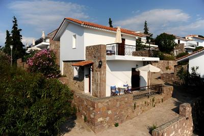 Delfinia Hotel & Bungalows