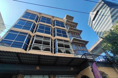 Pratunam Family House