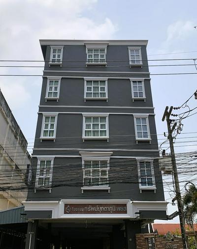 Submukdaphoomplace Hotel
