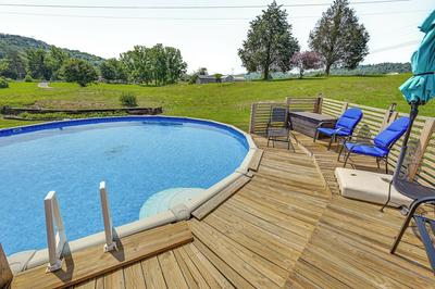 Near Dtwn Somerset: Tranquil Getaway w/ Fire Pit